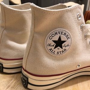 Chuck Taylor Converse 70 Vintage Canvas/Beige High Tops.